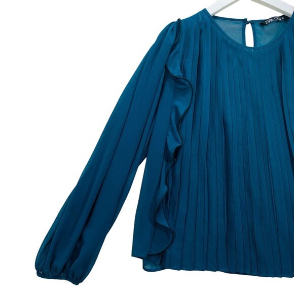 - Zara pleated forest green  ruffled blouse sz meduim - Picture 6 of 15